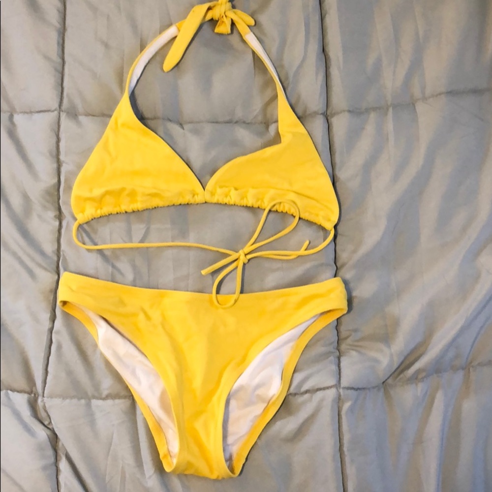 Victoria’s Secret yellow bikini